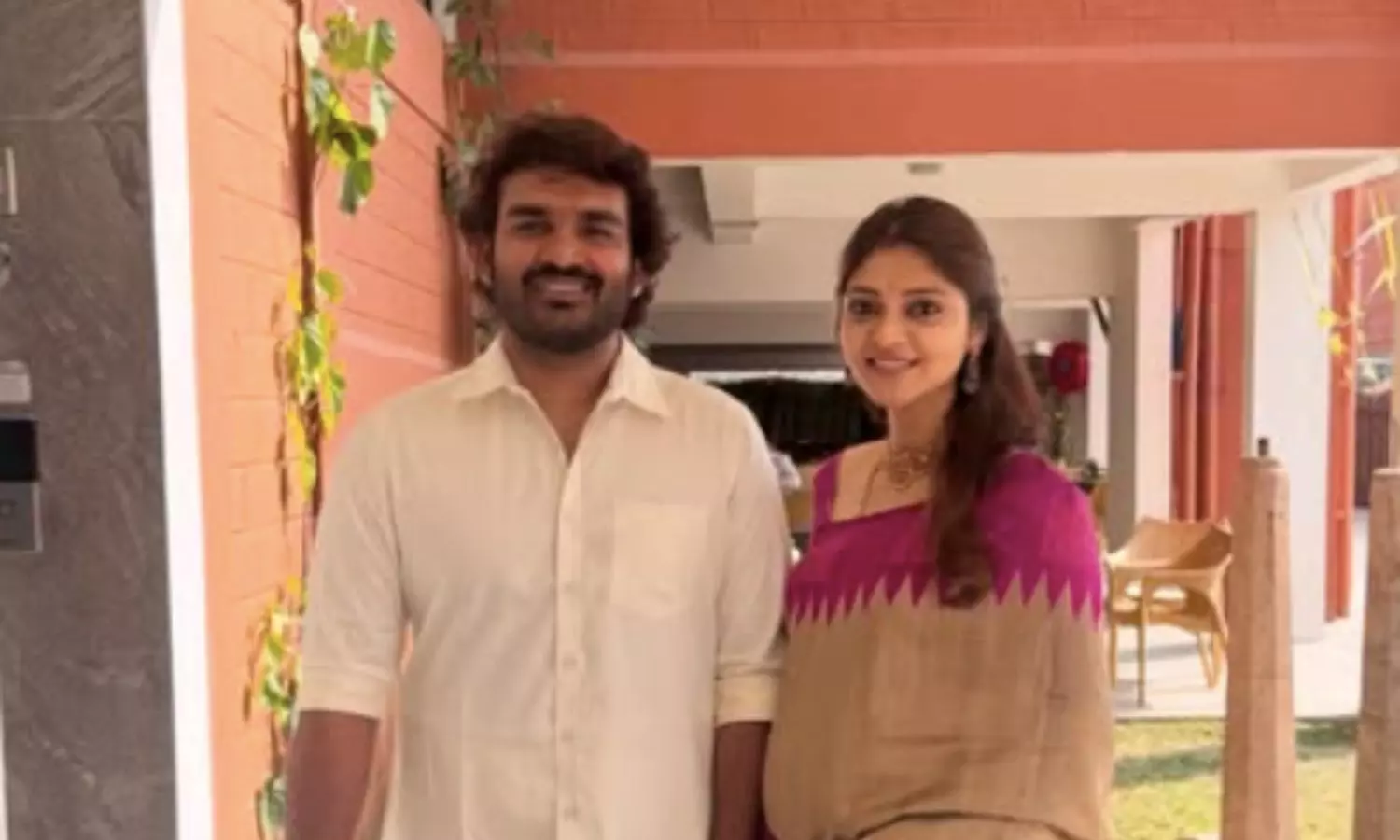 Rahasya Flaunts Baby Bump, See Pics