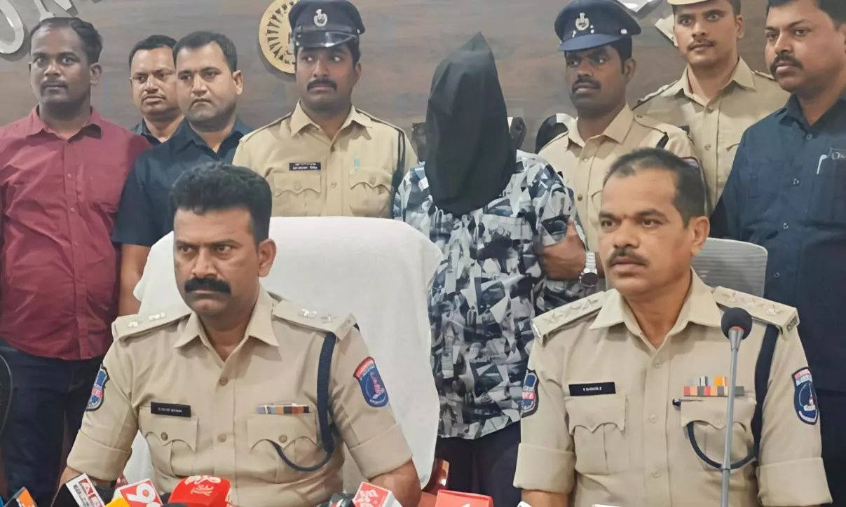 Cyberabad Police Solve Double Murder Case In 72 Hours; Rape-cum-Murder Accused Held
