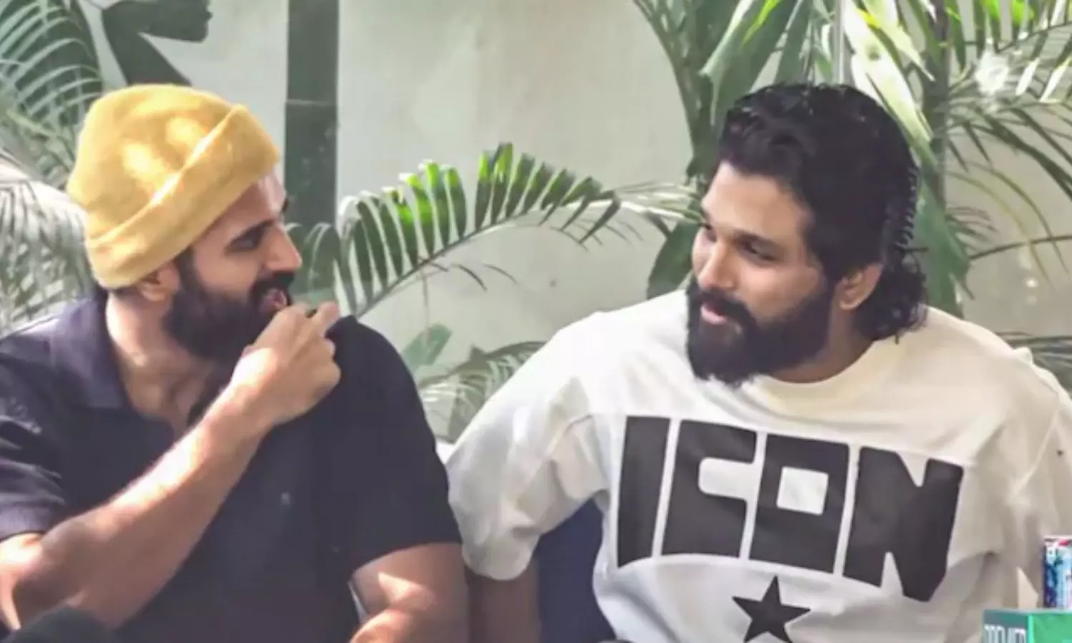 Vijay Deverakonda Receives Birthday Wishes From Allu Arjun Vijay Deverakonda Receives Birthday Wishes From Allu Arjun