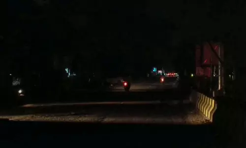 People Spend Anxious Night Amid Blackout in Several Punjab Districts People Spend Anxious Night Amid Blackout in Several Punjab Districts