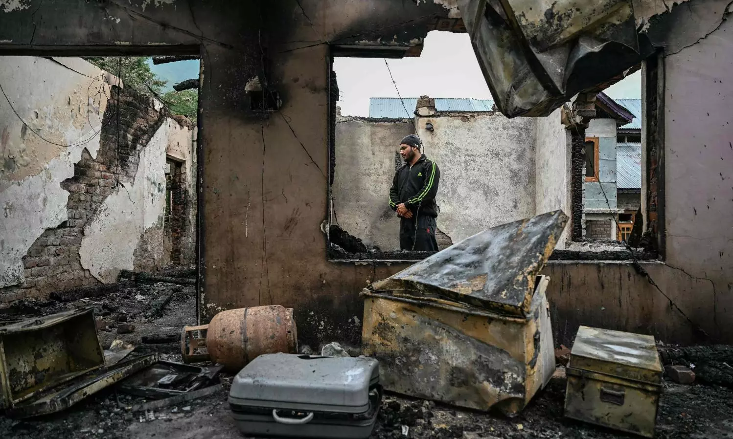 Pak Troops Violate Ceasefire Alone LoC In J-Ks Uri, Gurez Sectors