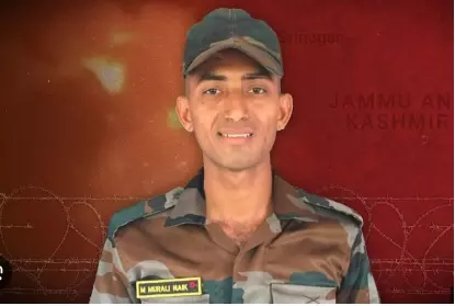 Maharashtra Minister Consoles Soldier Murali Naiks Family In Andhra