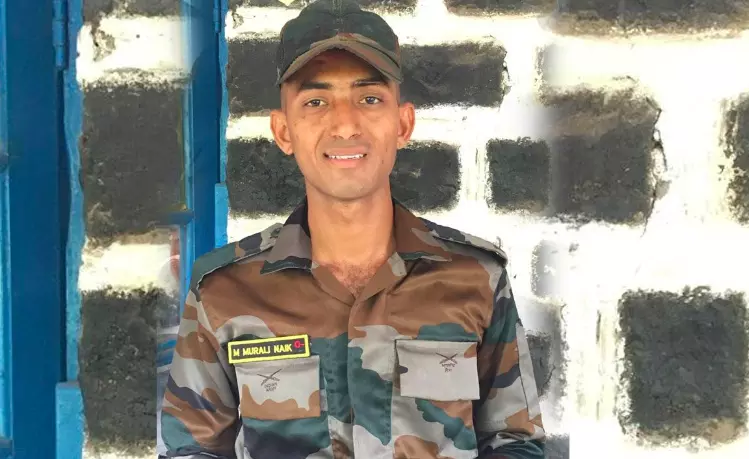 Godavari Districts Pay Tributes To Murali Naik