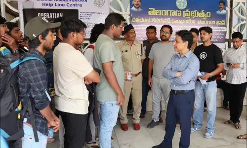 126 People Reach Telangana Bhavan in Delhi