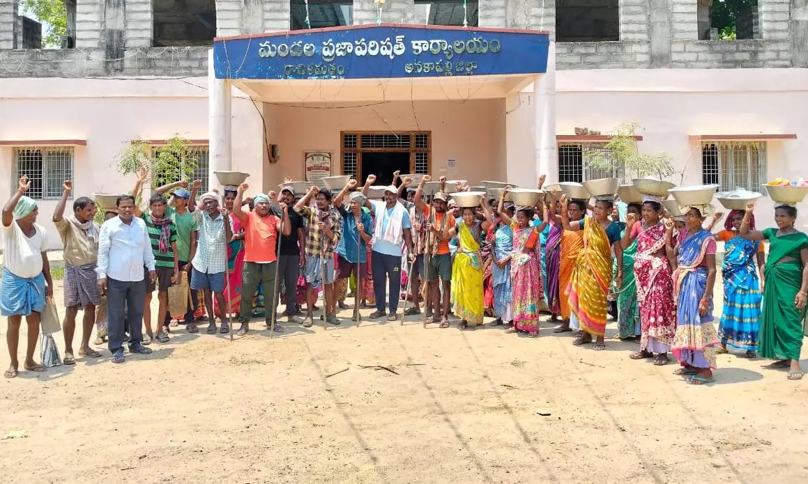 Protests at Ravikamatham Over MGNREGA Wages