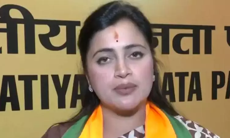 Ex-MP Navneet Rana Claims Callers from Pakistan Threatened Her