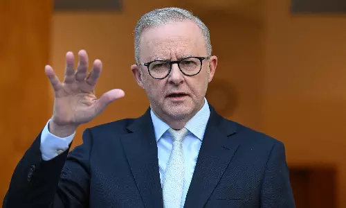 Australian PM Names New Cabinet That Drops Israel Critic