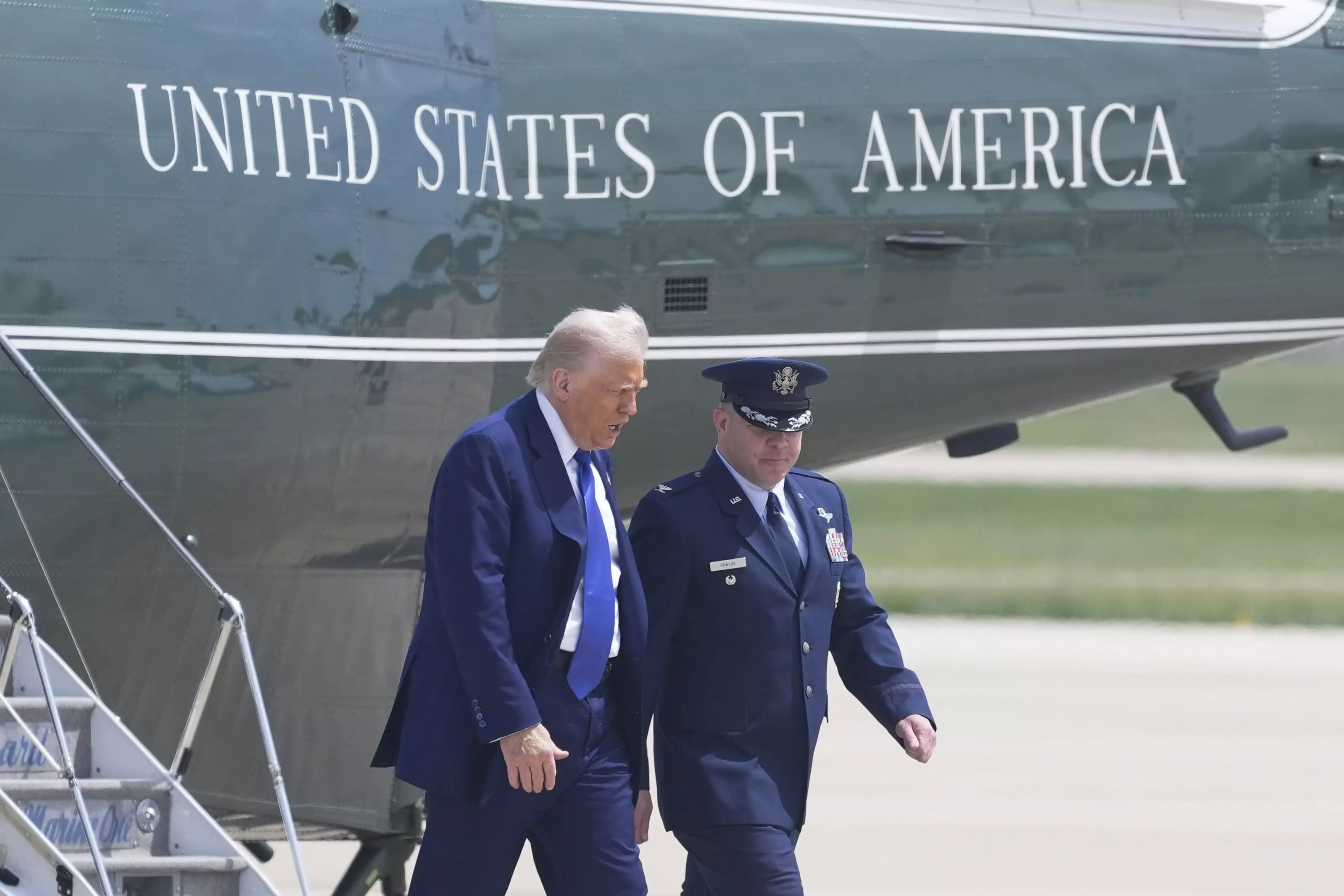 Trump Says would be Stupid to Reject Qatari Air Force One gift