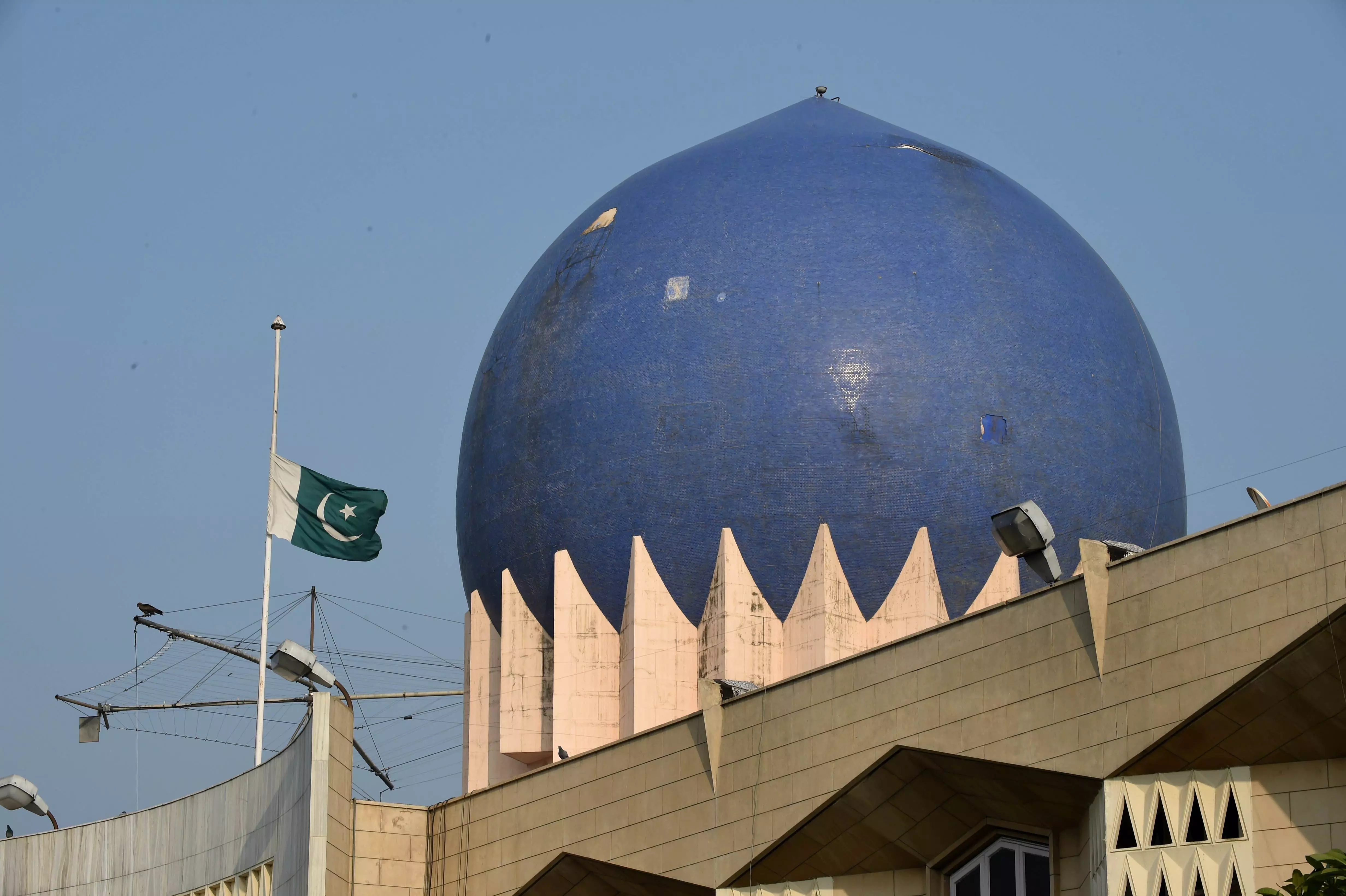 India Expels Pakistani Official; Gives 24 hrs to Leave