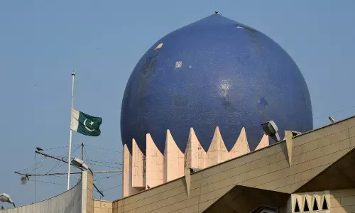 India Expels Pakistani Official; Gives 24 hrs to Leave