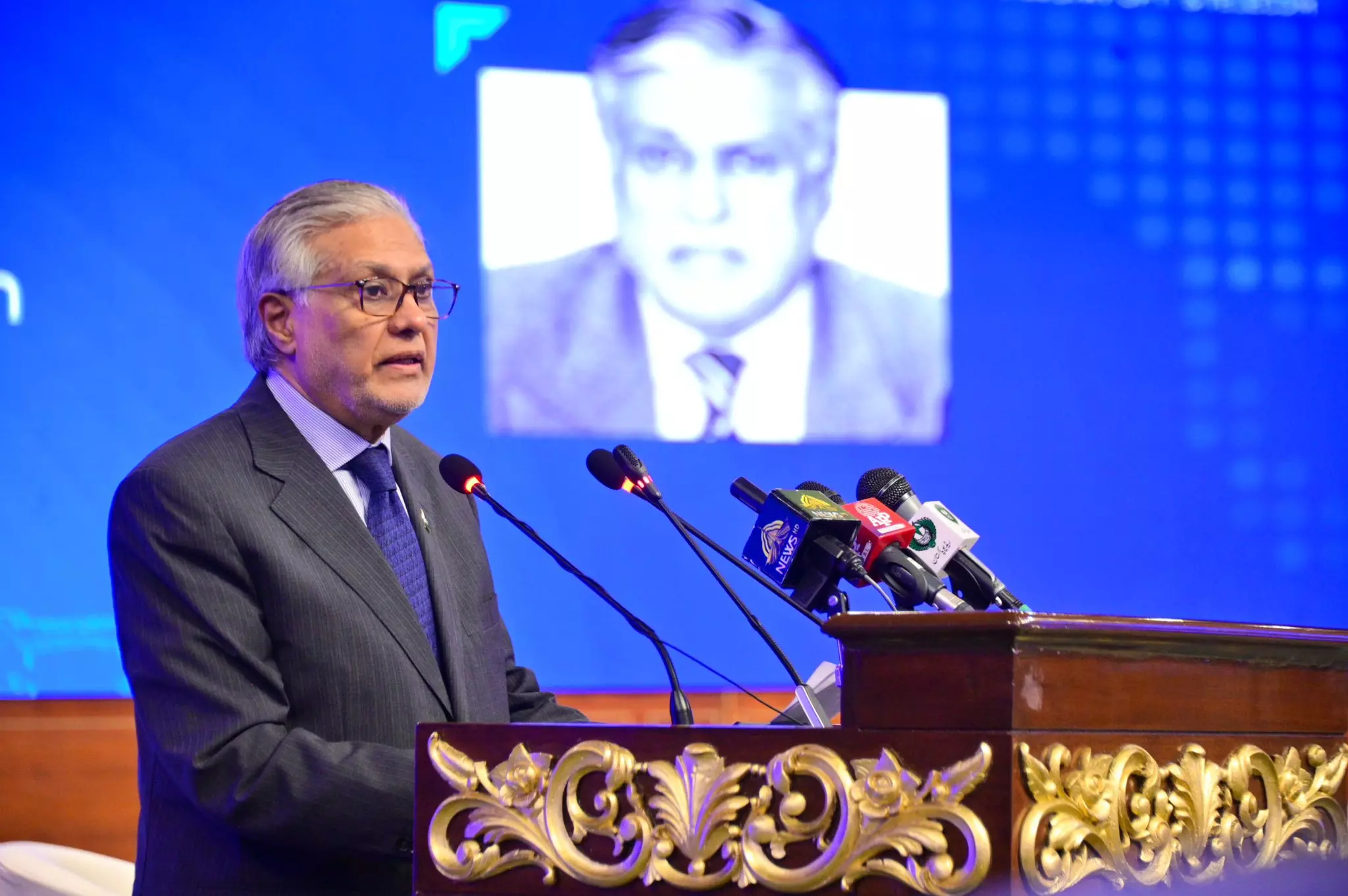 Pakistans Deputy PM Seeks Composite Dialogue With India