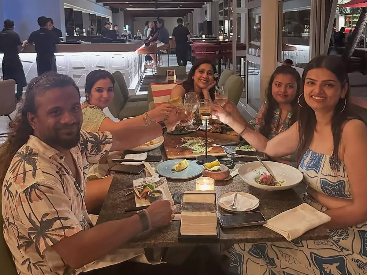 After Surgery, Rashmi Gautam Says Cheers To The Pillars Of Strength!