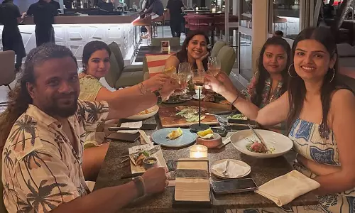 After Surgery, Rashmi Gautam Says Cheers To The Pillars Of Strength!