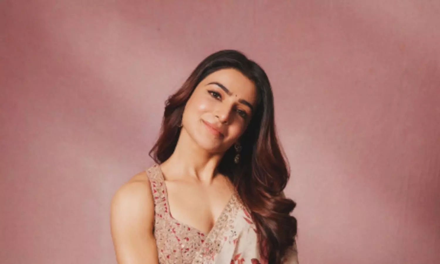 Samantha Ruth Prabhu Is Cute In Floral Saree