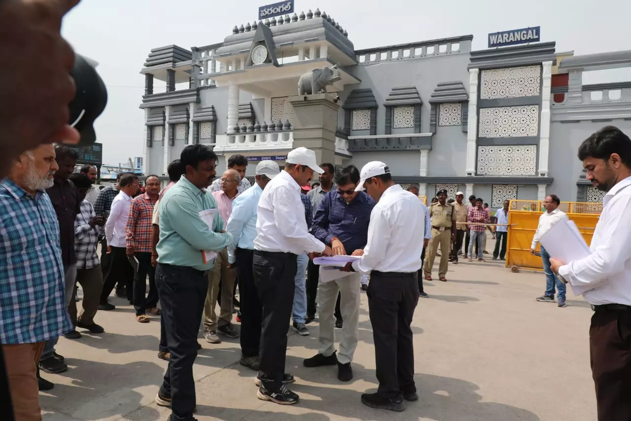 SCR GM Inspects Works At Warangal, Peddapalli And Karimnagar Railway Stations