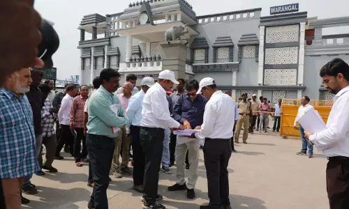 SCR GM Inspects Works At Warangal, Peddapalli And Karimnagar Railway Stations