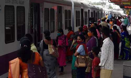 CM Naidu Proposes Semi High-Speed Circular Rail for Amaravati CM Naidu Proposes Semi High-Speed Circular Rail for Amaravati