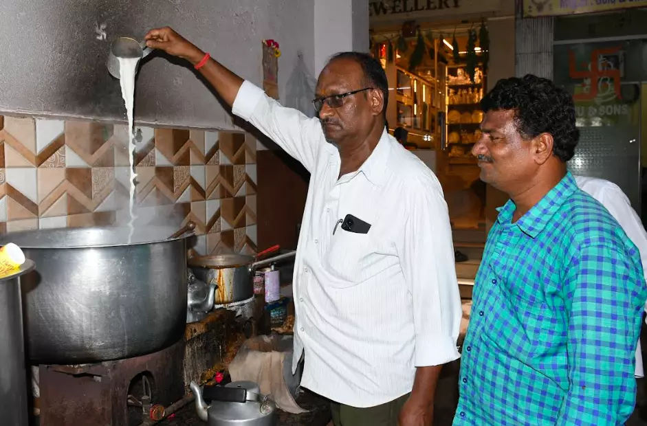 Gloom Descends On Gulzar Houz