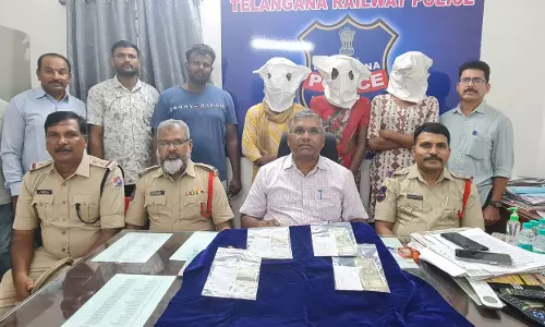 4 Held For Committing Robbery In Tata Nagar Express At Moula Ali