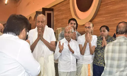 Modi Family Holds Uthavana in Mourning