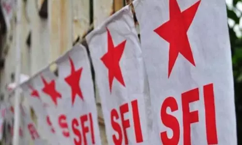 SFI Protests Closure of 12 Gurukul Colleges