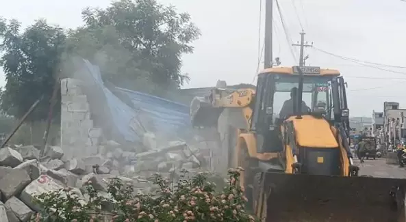 HYDRAA Cracks Down on Illegal Constructions in Peerzadiguda HYDRAA Cracks Down on Illegal Constructions in Peerzadiguda