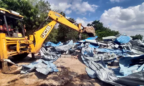 HYDRAA Clears Encroachments in Peerzadiguda