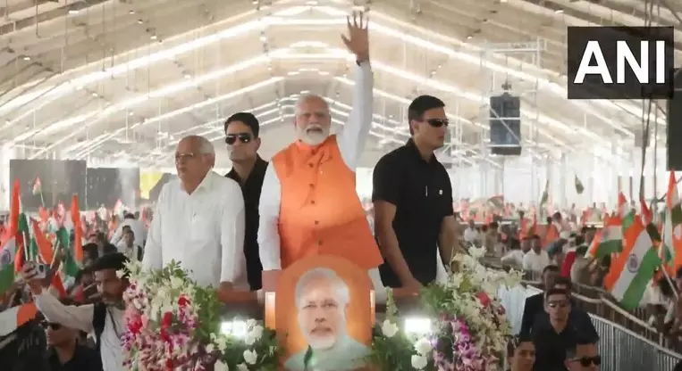 Eat Roti in Peace or Face Goli: PM to Pak