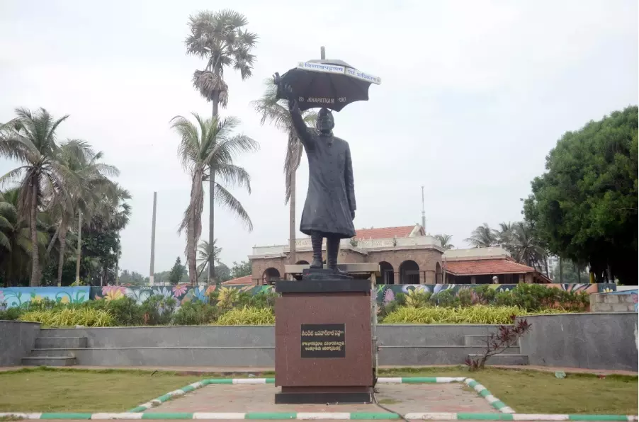 The Rational Revolutionary: Nehru Through the Eyes of Bhagat Singh and Bose