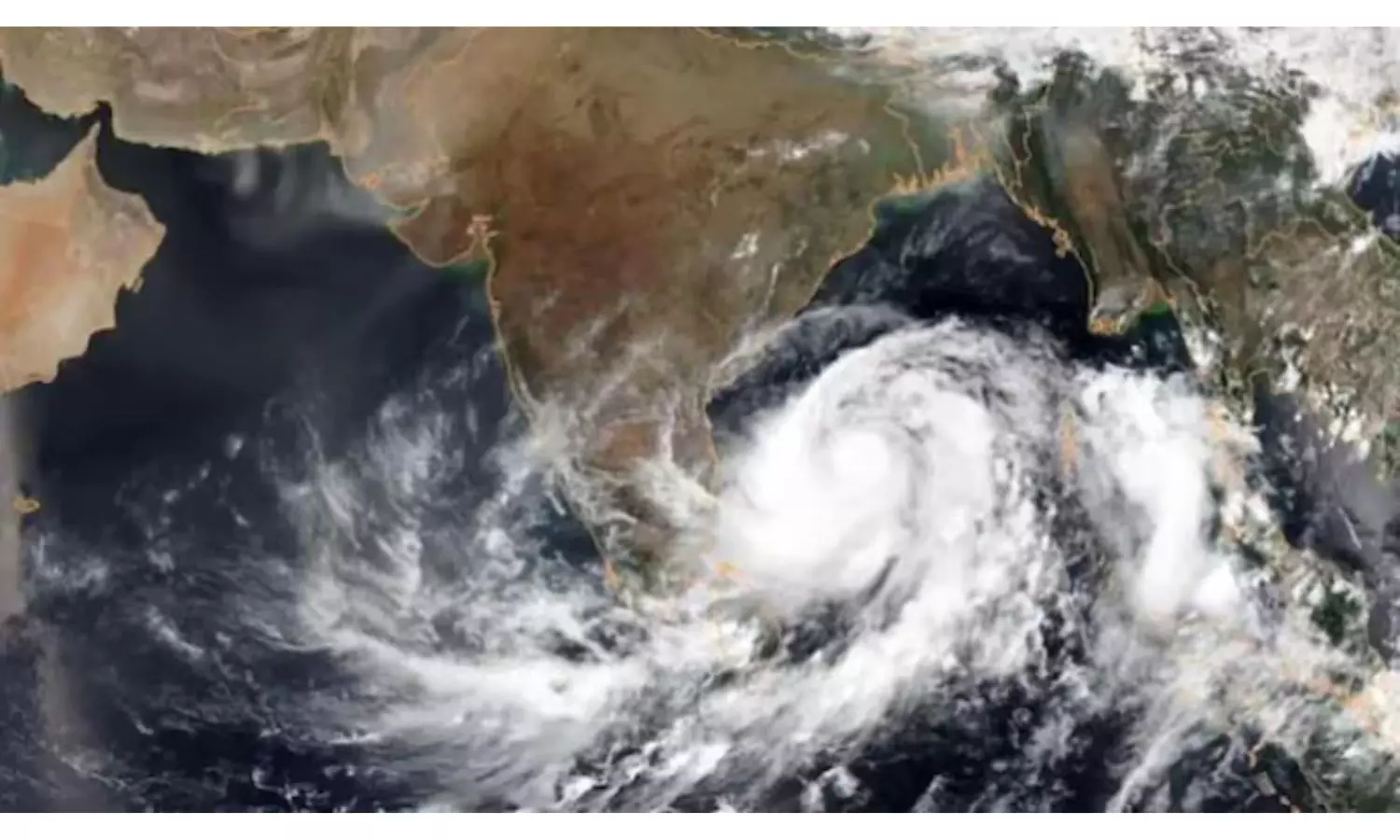 Low Pressure Forms Over Bay of Bengal
