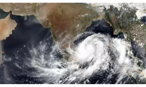 Low Pressure Forms Over Bay of Bengal