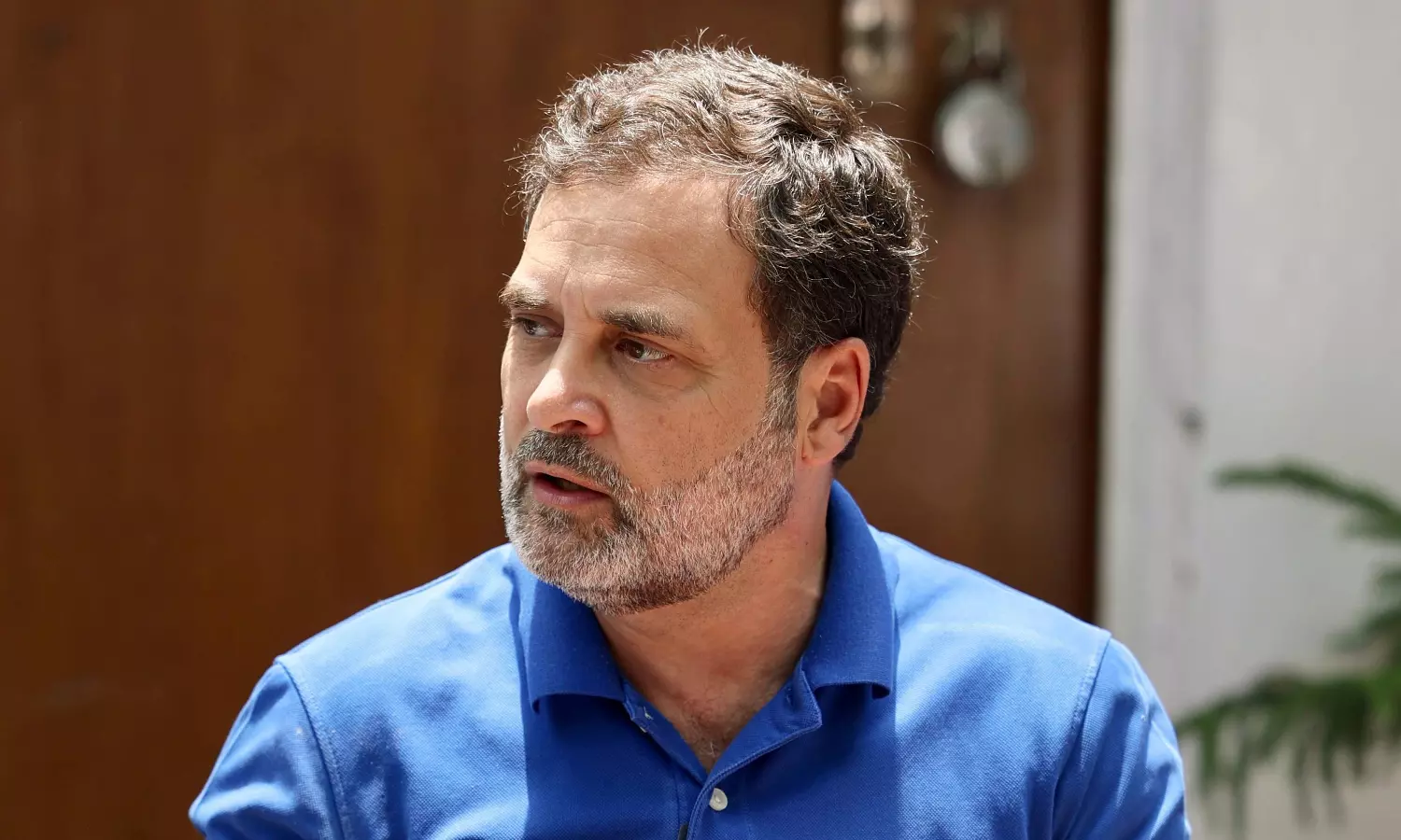 Sena (UBT) Leader Threatens to Deface Rahul Over Savarkar Remark