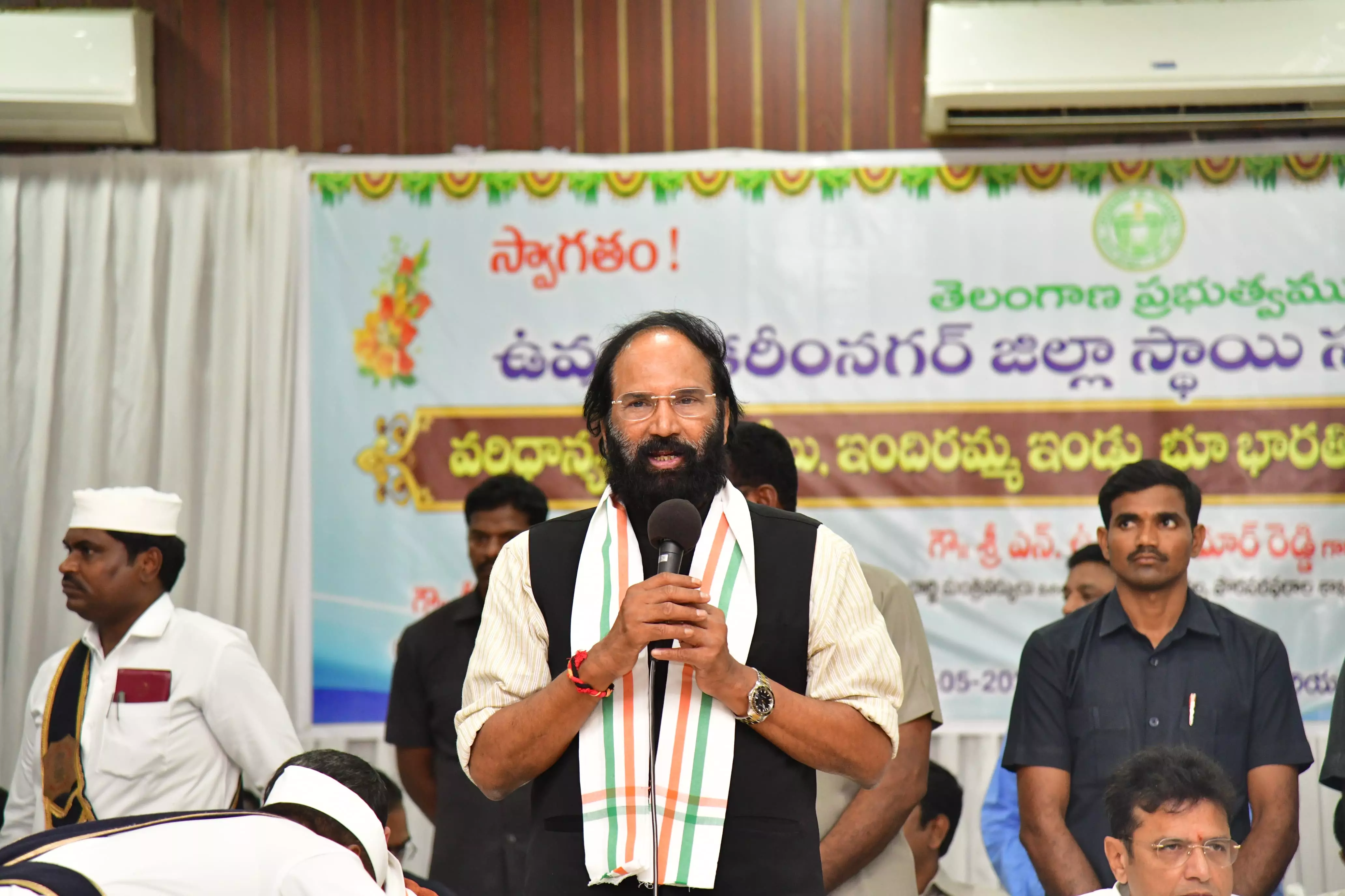 Record Paddy Crop Without Kaleshwaram Water: Uttam Record Paddy Crop Without Kaleshwaram Water: Uttam