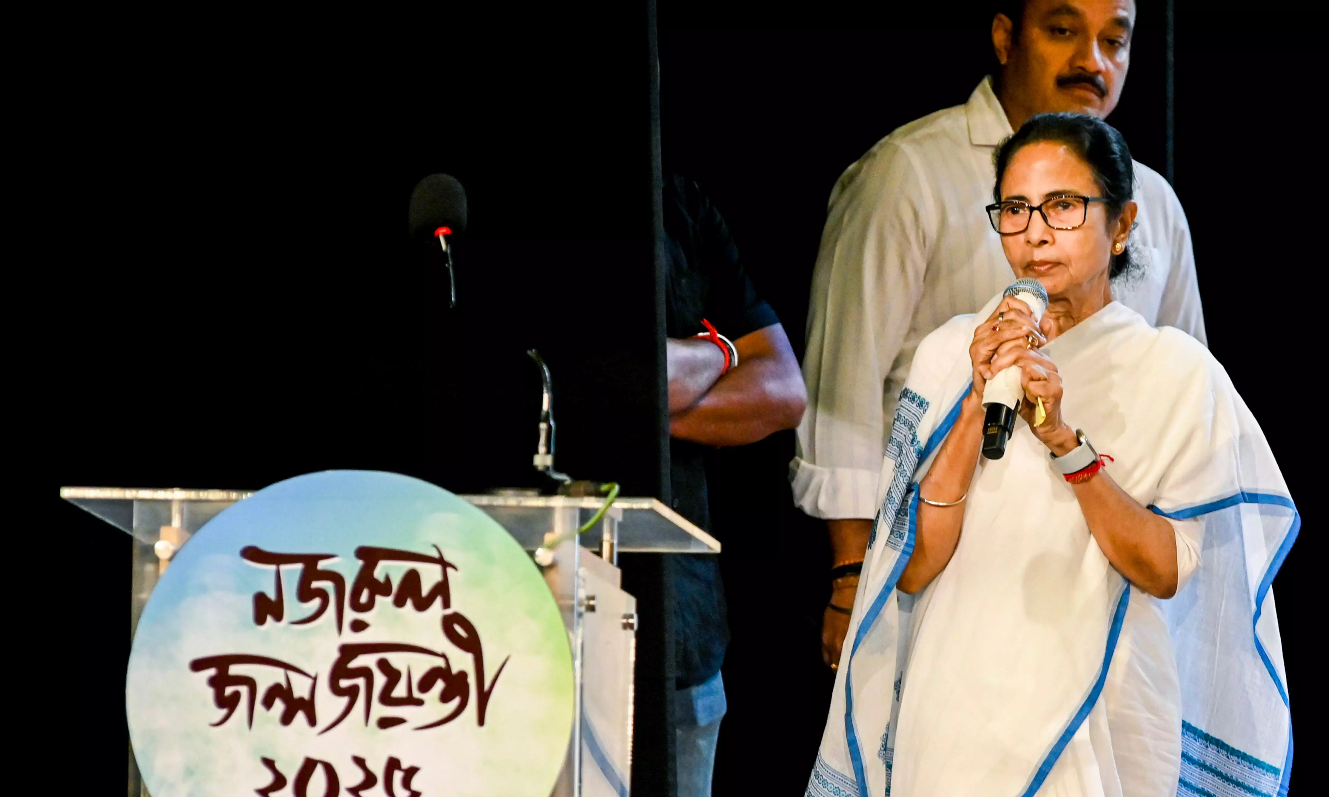 Shikha Mukerjee |  Can Cong Learn From Didi, UBT About Smart Politics?