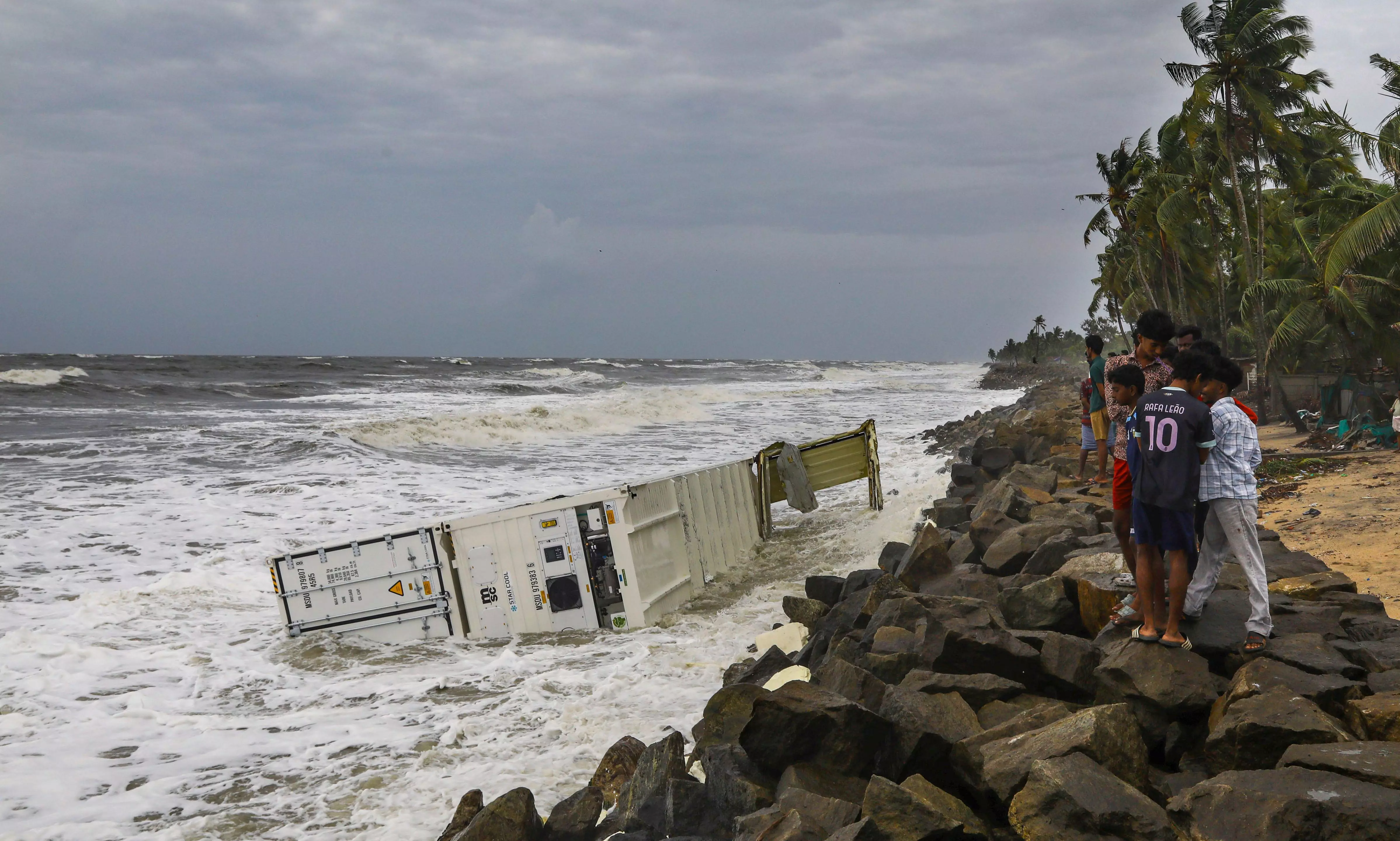 Kochi Shipwreck: Kerala Announces Aid for Affected Fishermen