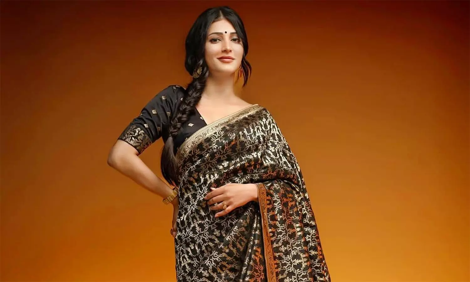 Shruti Haasan Gives Saree Goals!
