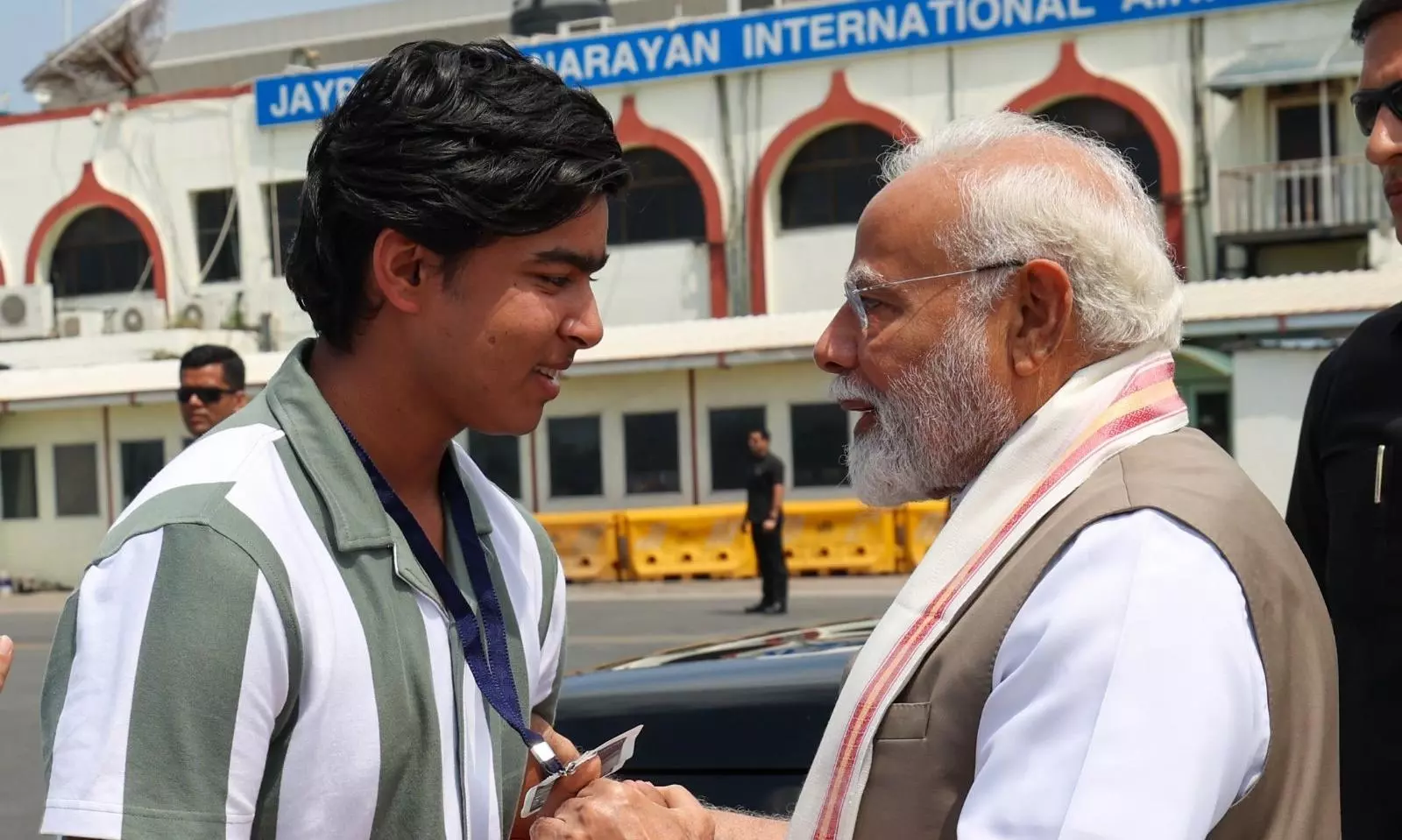 PM Modi Meets Vaibhav Suryavanshi at Patna Airport