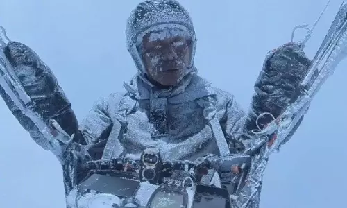 Paraglider Survives 8,500m Altitude After Being Swept Into ‘Cloud Suck’