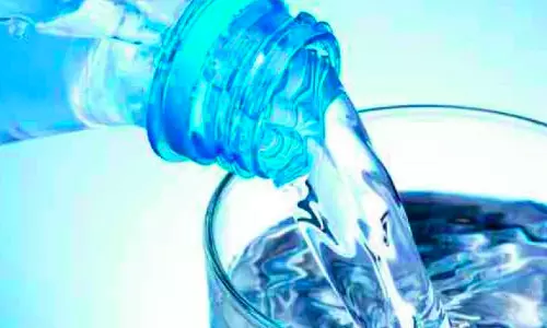 Vizag’s Unsung Heroes Serve Free Cold Water To Train Travelers Vizag’s Unsung Heroes Serve Free Cold Water To Train Travelers