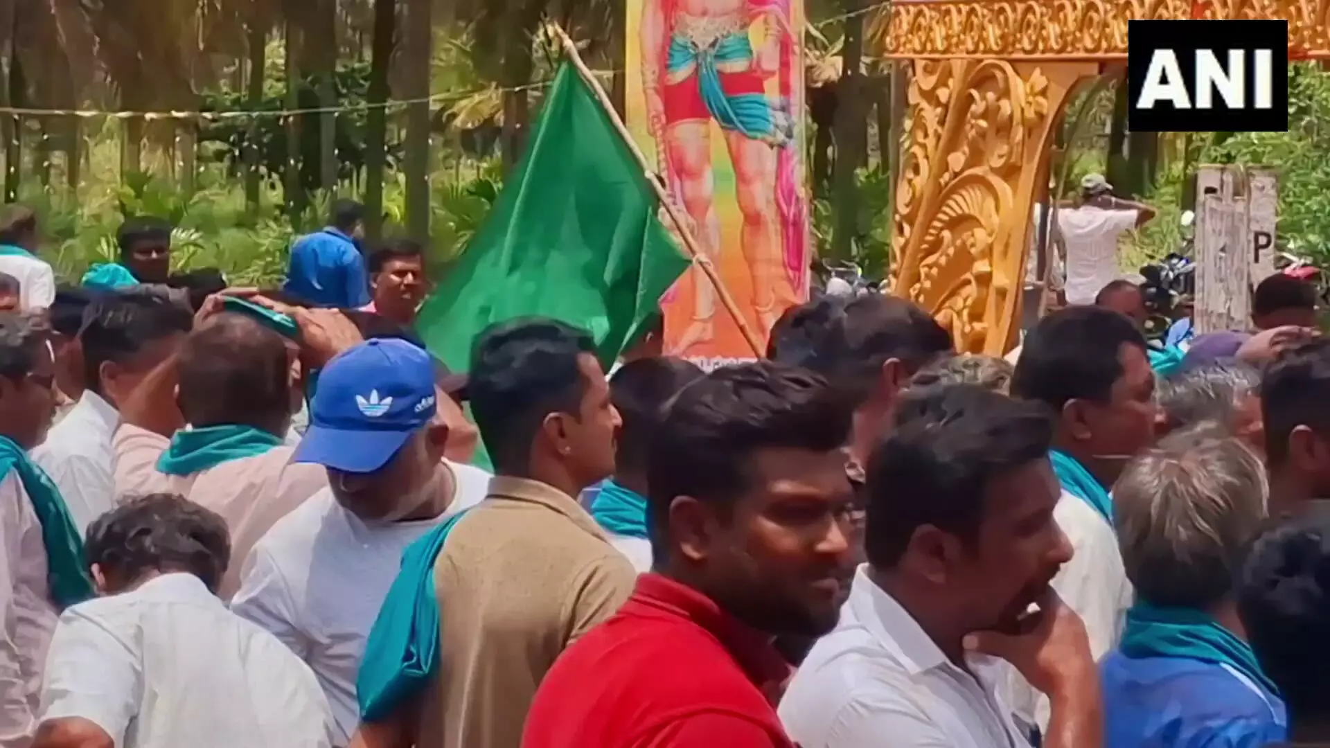 Karnataka: Farmers Protest Hemavathy Link Canal Diversion in Tumakuru Karnataka: Farmers Protest Hemavathy Link Canal Diversion in Tumakuru