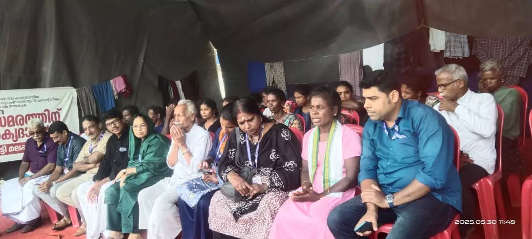 Tribals In Nilambur Resume Indefinite Strike Demanding Govt. To Allocate Land