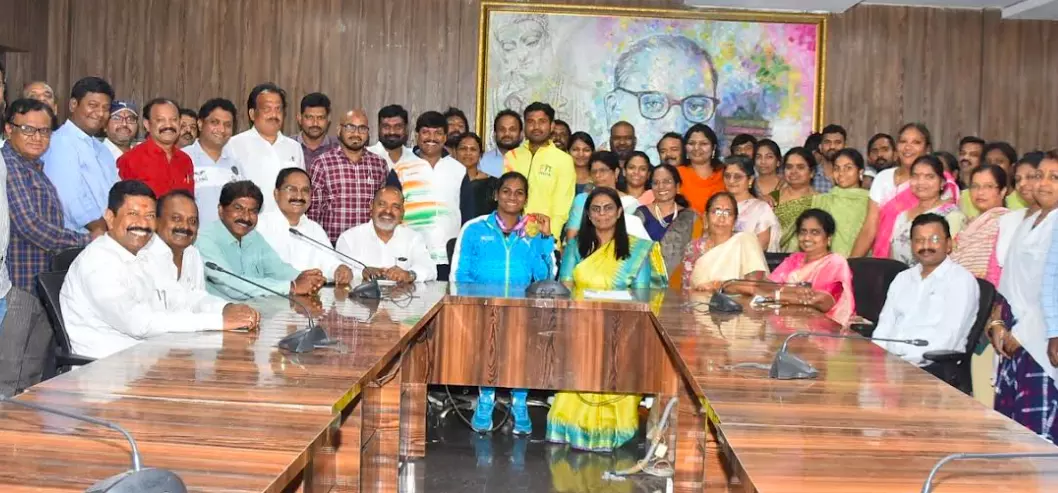 Gurukul Student Felicitated After Heptathlon Gold at Asian Athletics Championship Gurukul Student Felicitated After Heptathlon Gold at Asian Athletics Championship