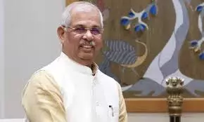 Kerala Governor Defends Bharat Mata Portrait Amid Ministerial Boycott
