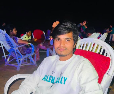 Newlywed Man Dies After Falling Under Train at Station