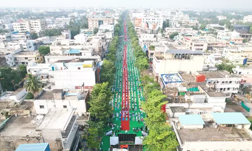 7,000 Practise Yoga In Kakinada As Part Of Yogandhra Drive 7,000 Practise Yoga In Kakinada As Part Of Yogandhra Drive