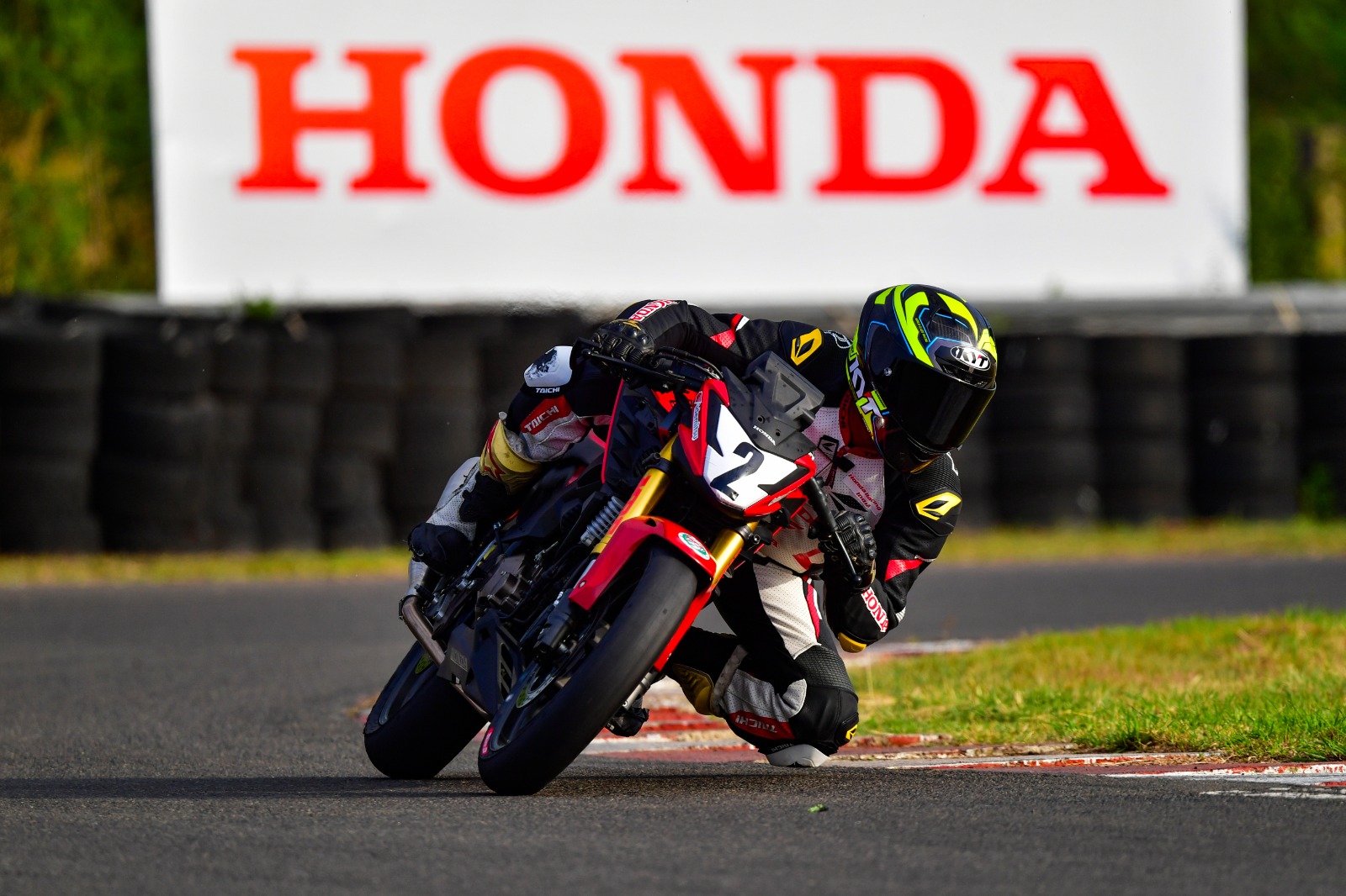Solomon R Wins IDEMITSU Honda India Talent Cup CB300F Race