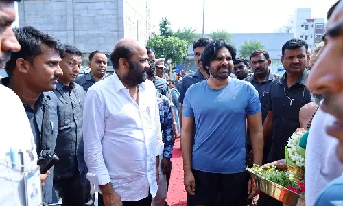 Pawan Kalyan’s New Look Goes Viral After ‘OG’ Pack-Up Pawan Kalyan’s New Look Goes Viral After ‘OG’ Pack-Up