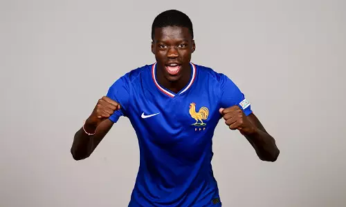 Chelsea Signs French Defender Sarr From Strasbourg