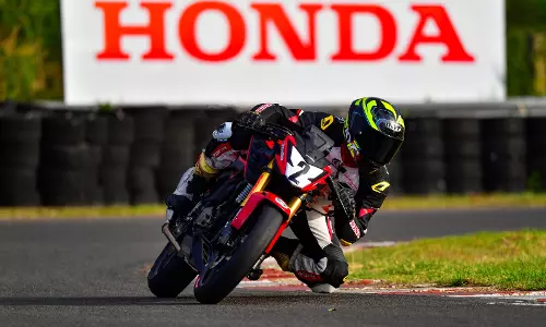 Solomon R Leads the way in 2025 IDEMITSU Honda India Talent Cup CB300F