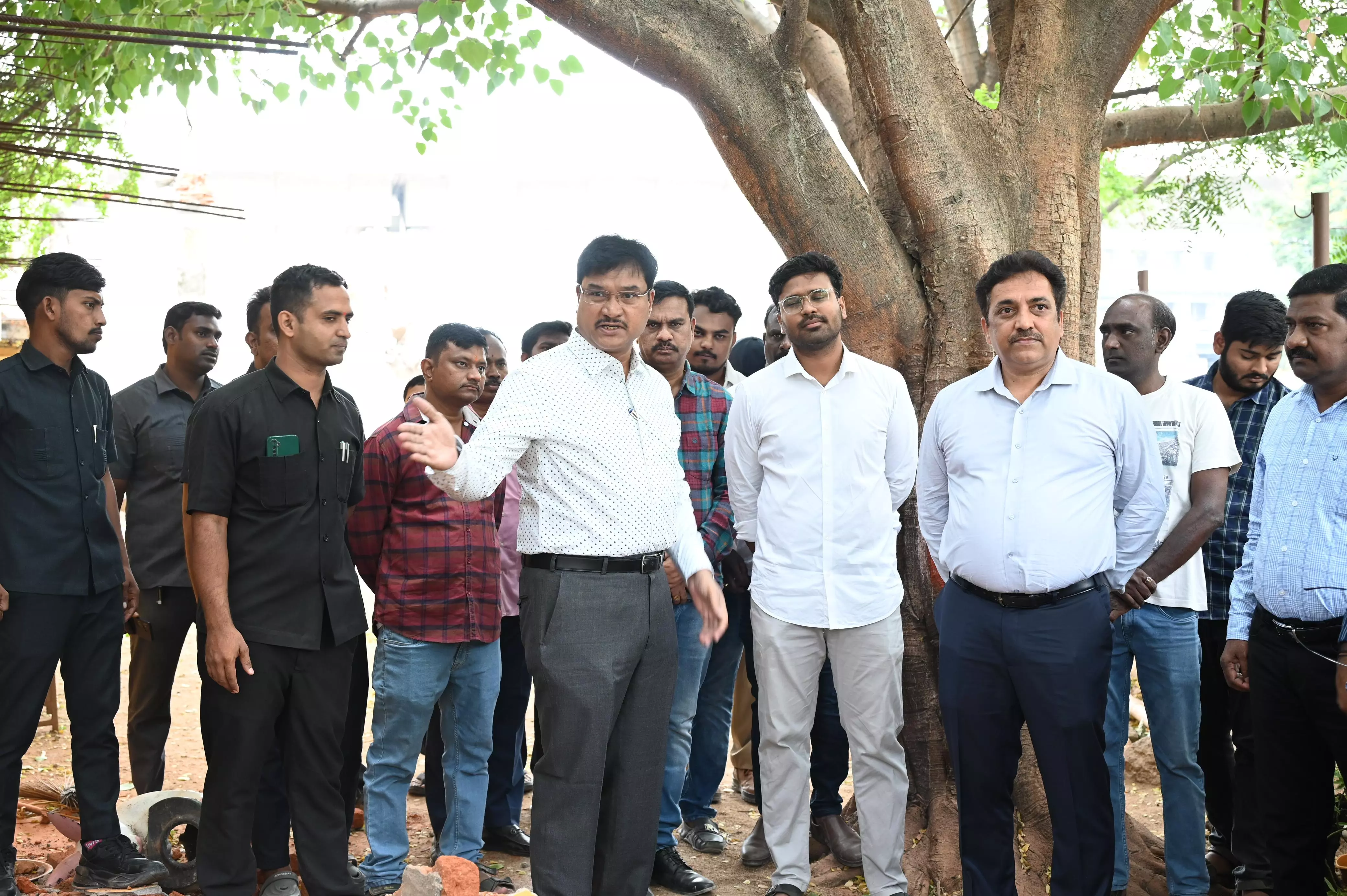 HYDRAA Commissioner Inspects Begumpet Drainage Line Expansion